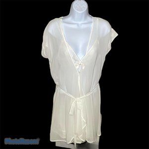 Oscar de la Renta White 2 Piece Babydoll and Robe